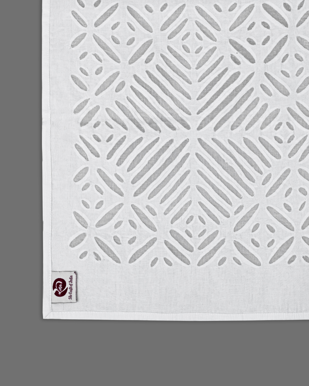 Table Runner Applique Kidd Khuddi, White