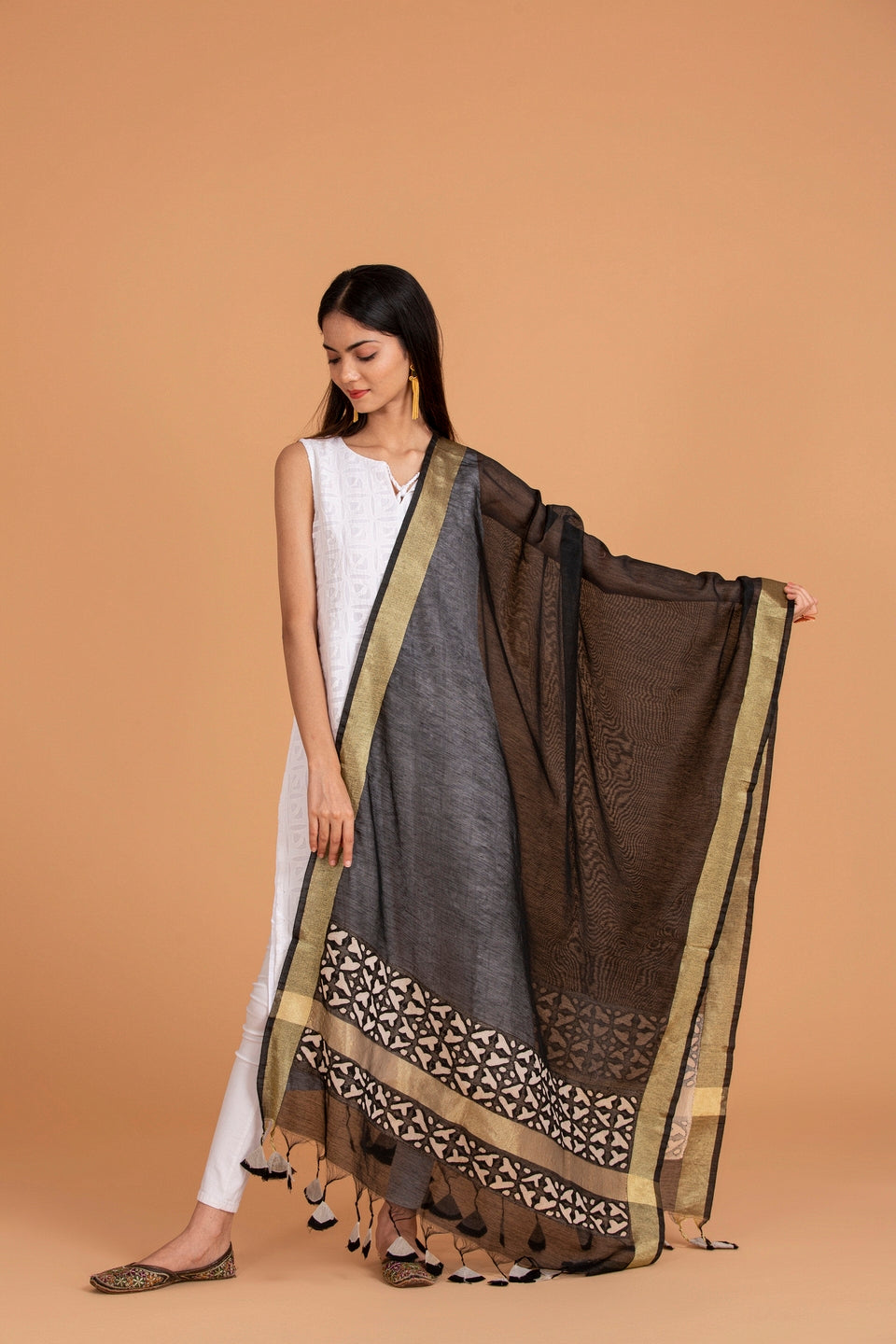 Duppatta/Stole Ball Design Applique Chanderi, Black