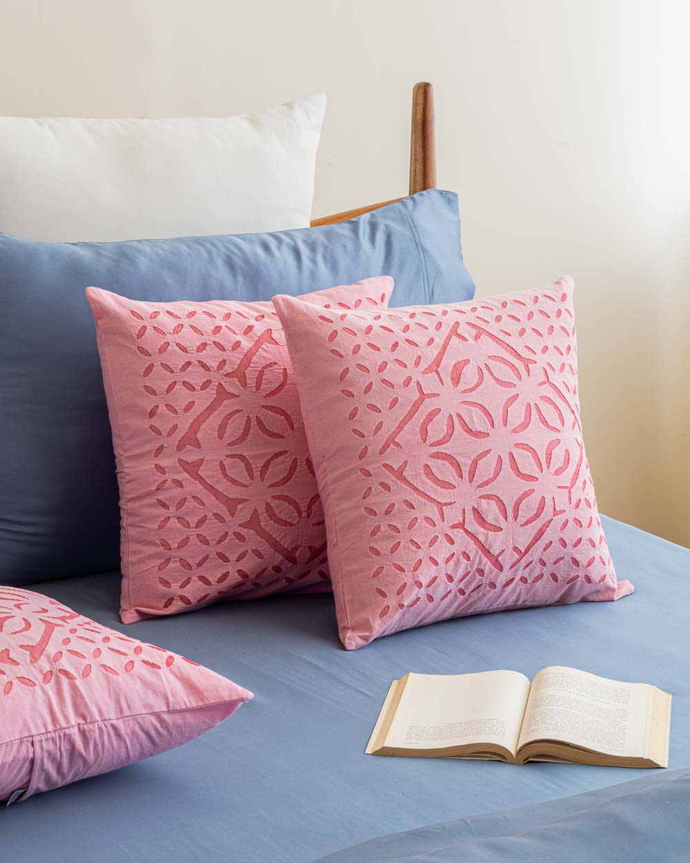 Cushion Cover Applique Ankuddiya Design, Light Pink